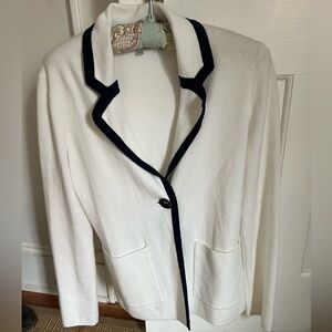 Kinross Adorable sweater blazer in great condition. Size S